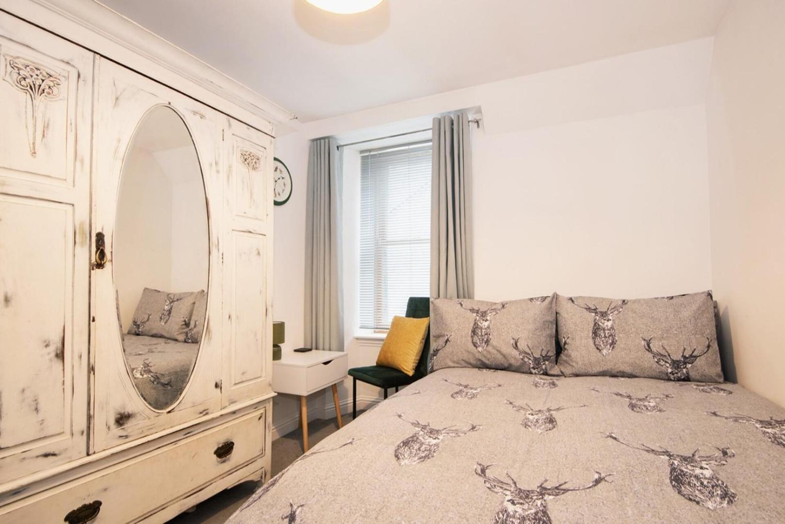 Charming 2 Bedroom Flat In The Heart Of Kirriemuir Exterior foto