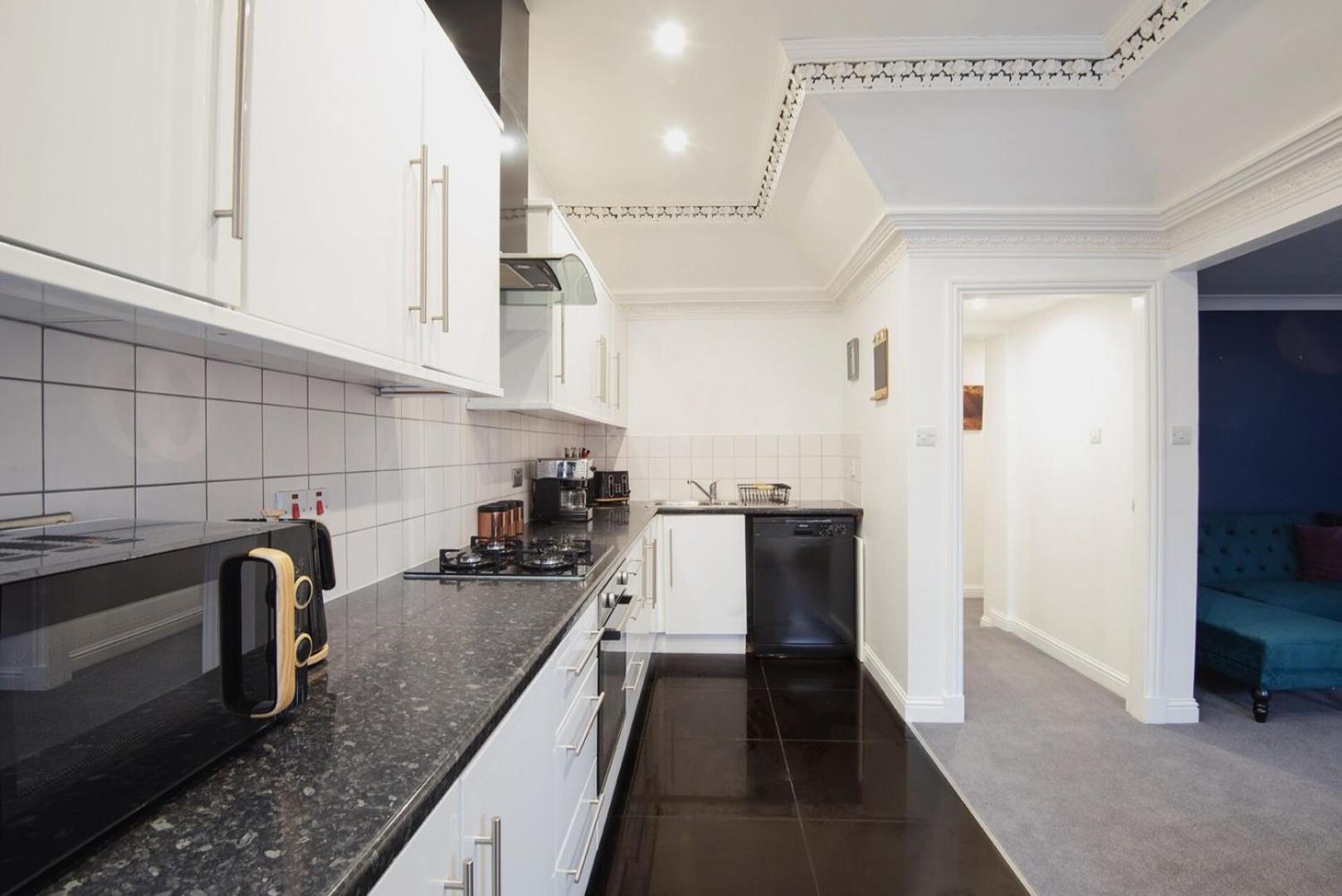 Charming 2 Bedroom Flat In The Heart Of Kirriemuir Exterior foto